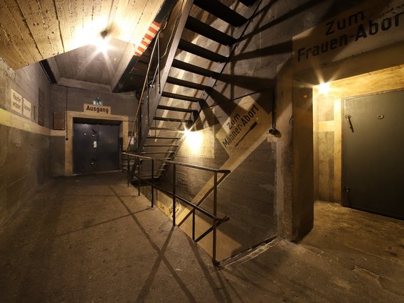 Luftschutzanlage im U-Bahnhof Gesundbrunnen, Eingangsbereich © Berliner Unterwelten e.V. / Holger Happel